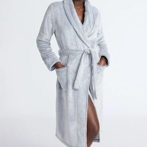 Plush Women's Gray Sherpa Robe